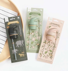 A Little Lovely Company roostevabast terasest pudeli 350 ml sulguri, harjakese ja kõrre komplekt – Zvířata