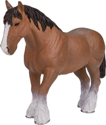 Realistlik helepruuni Clydesdale’i hobuse figuur