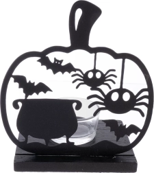 Must metallist Halloween’i küünlajalg