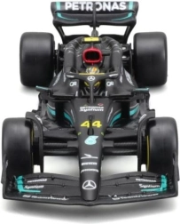 Metallist mudel F1 Mercedes‑AMG W14 E Performance (2023) koos sõitja George Russelliga 1:43 Bburago