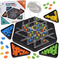Strategy game Chain Checkers – claim as many triangles as possible