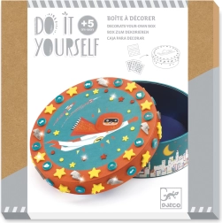 DIY Box Superhero by Djeco