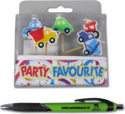 Värvilised dekoratiivsed küünlad autokeste kujuga