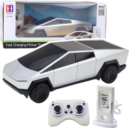 RC-kastikauto kaugjuhtimispuldiga, hõbedane – 4 sõidurežiimi ja LED