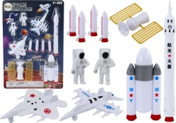 Kosmonautide ja rakettide figuuride komplekt