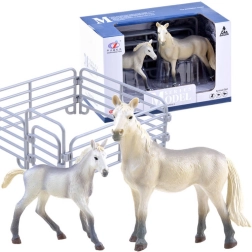 Set of horse and foal figurines with a paddock – White