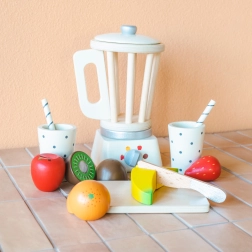 Wooden smoothie mixer with fruit