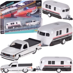 Maisto metallist mudel 1993 Chevrolet 454 SS pick-up koos haagissuvilaga 1:64