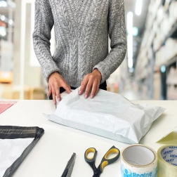 Valged polüetüleenist postitusümbrikud A3 310 × 420 mm, pakk 50 tk