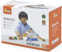 Puidust parvlaev autode ja meeskonnaga