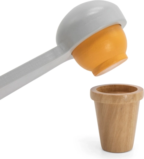 Magnetic scoop for realistic serving