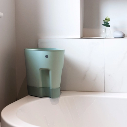 Easy to grip and use right by the bathtub