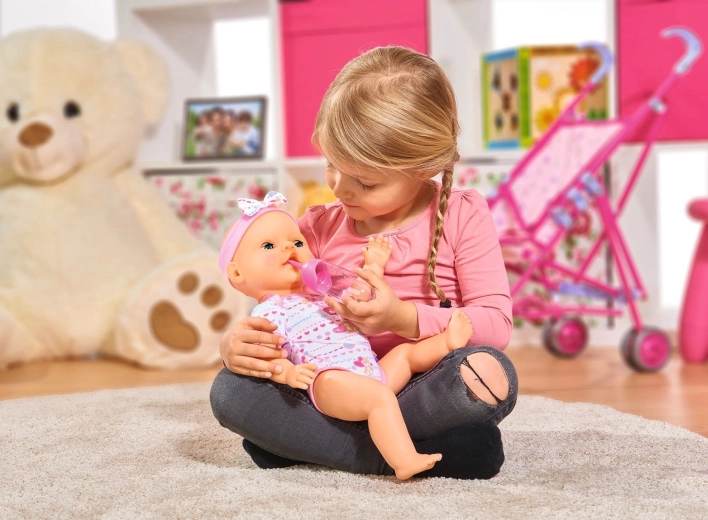 Joob ja pissib nagu päris beebi