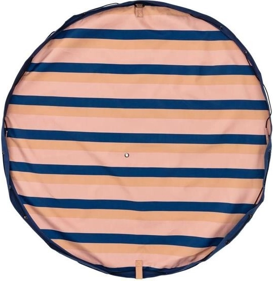 2-in-1: play mat and storage bag