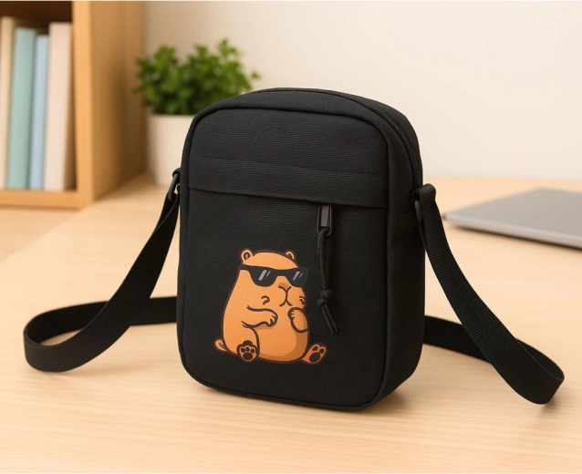 Kolm turvalist lukuga taskut