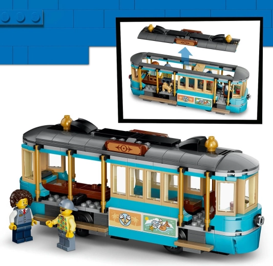 Rohkete detailidega tramm