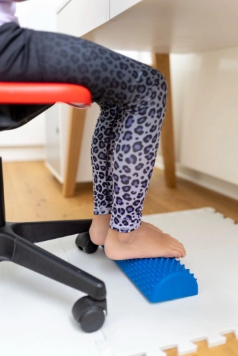 Ergonoomiline jalatugi töölaua juurde