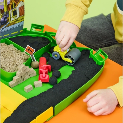 Two types of kinetic sand