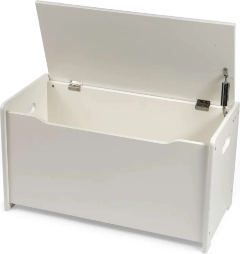Large storage capacity for toys and blankets