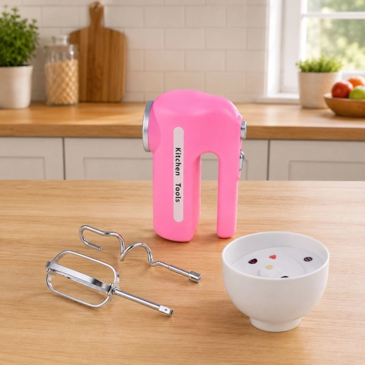 Hand mixer with moving beaters and realistic sounds