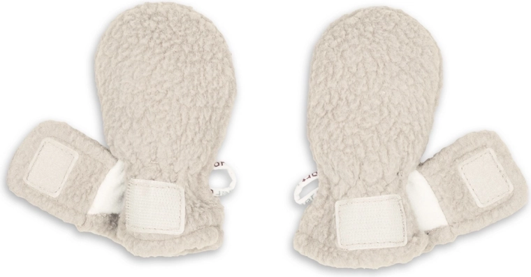 Easy to put on without a thumb