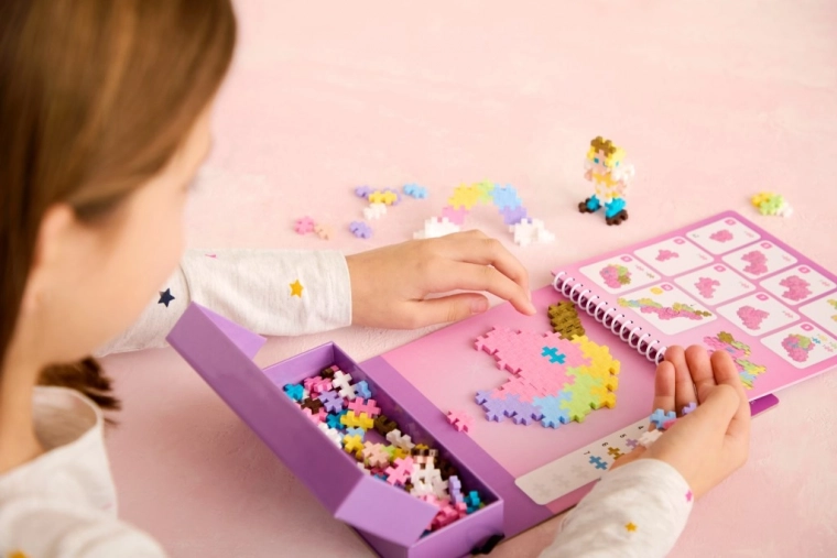 Practical box for home or travel