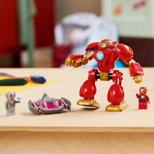 Ultron ja tema lendav masin pingelisteks lahinguteks