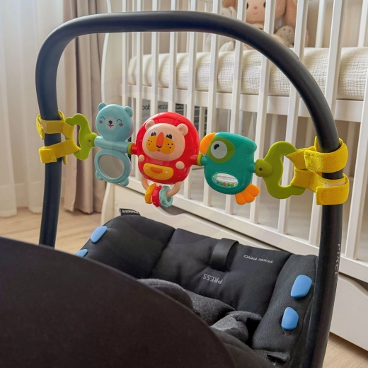 Sounds and rattling for sensory play