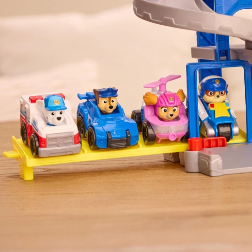Complete figure set for play right out of the box