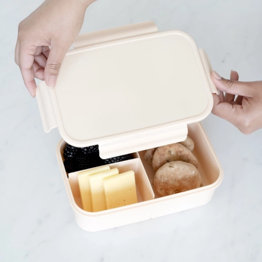 A lid that even small hands can manage