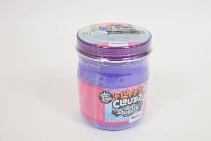 Wecool Fluffy Cloudz airy modeling compound with grape scent