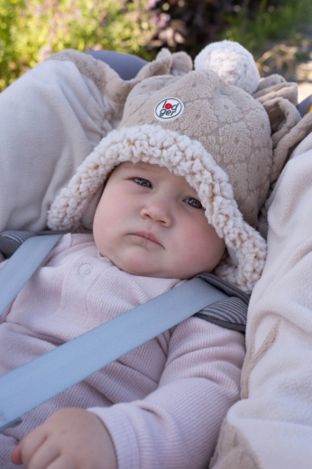 Great for the stroller – protects the ears too