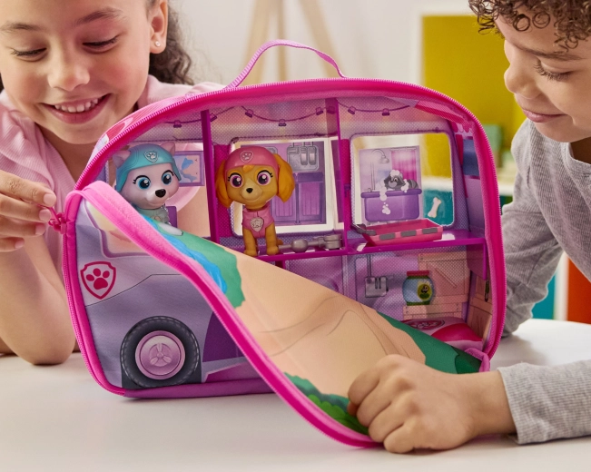 Kaasaskantav 2-ühes haagissuvila: kohver ja mängumaailm