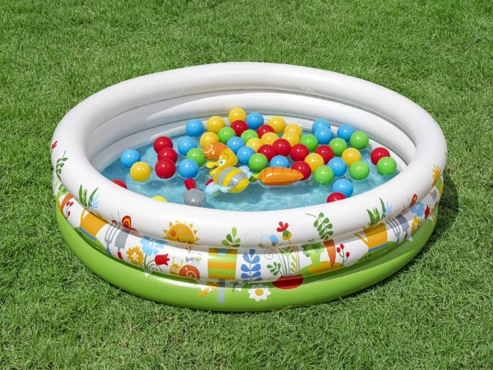 2-ühes: kuiv pallimeri ja veega madal bassein