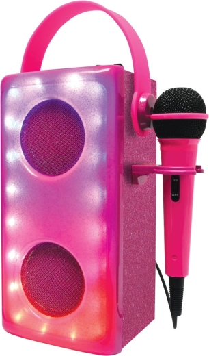 Kohene karaoke kaasasoleva mikrofoniga