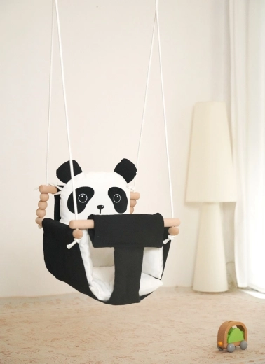 Mänguline panda disain lastetuppa