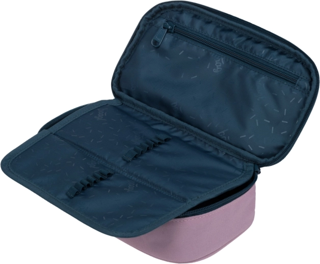Durable YKK zippers and sturdy construction