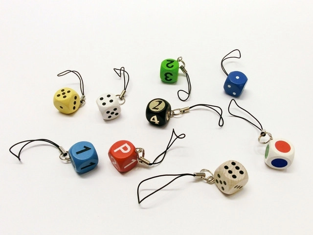 Detoa cube keychain – colorful keyring