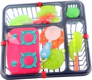 Plastic kids’ cooker set with dishes and drainer