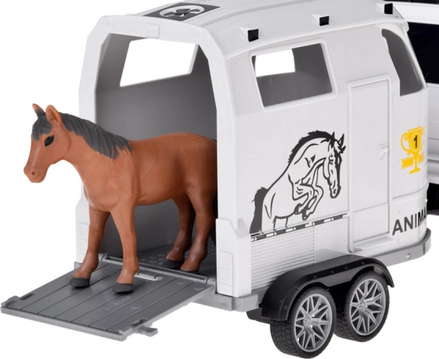 Avatav ramp ja hobuse vedu