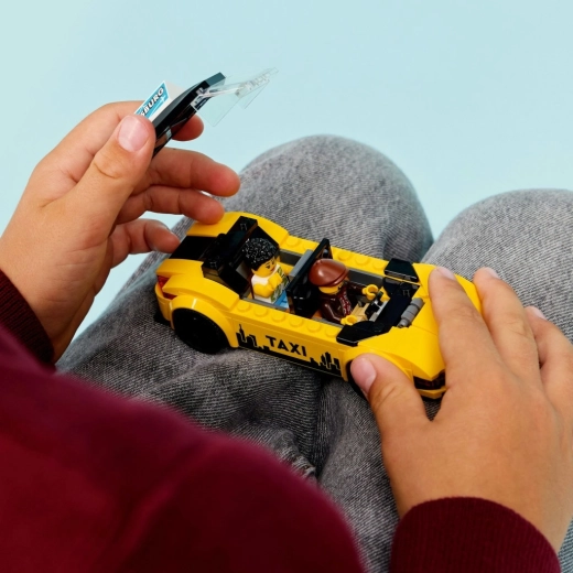 Avatavad osad ja ruum minifiguuridele