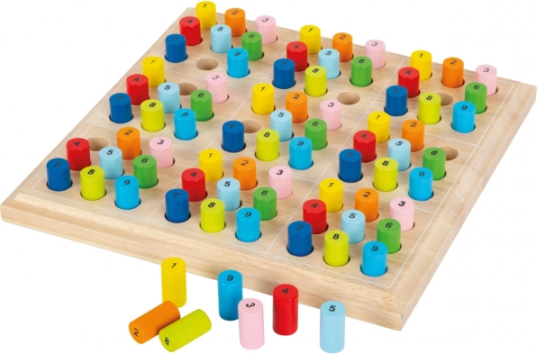Puidust sudoku värviliste silindritega