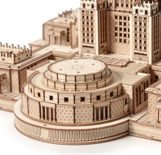 Precisely cut wooden pieces