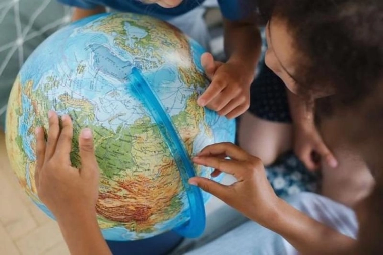 3D reljeef ja detailsed eestikeelsed märgistused