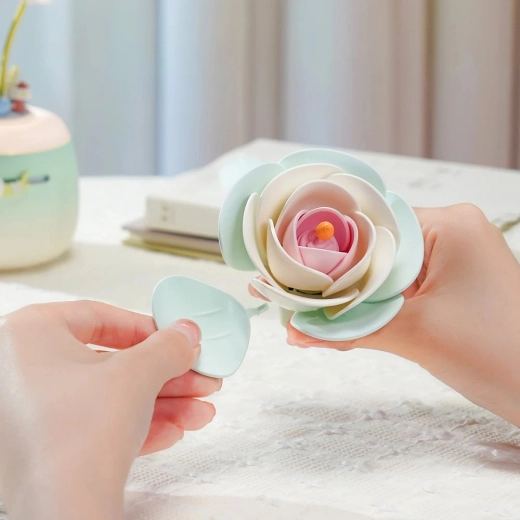Relaxing DIY 3D model kit without glue