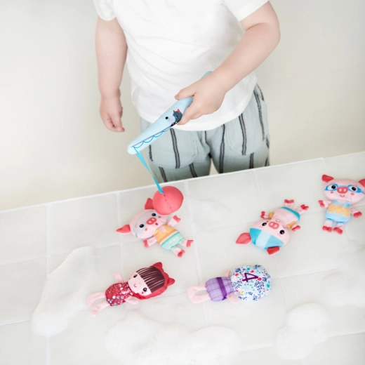 Fishing fun at bath time