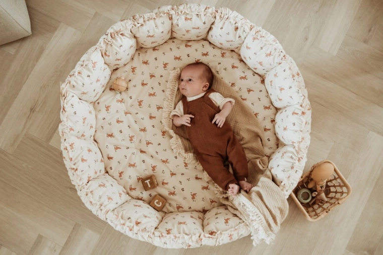 3-in-1: nest, play mat and storage space