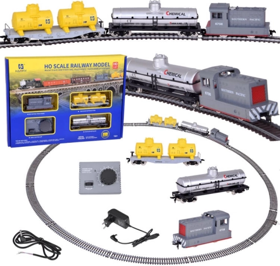 Electric H0 train set with control unit – freight train with tank cars