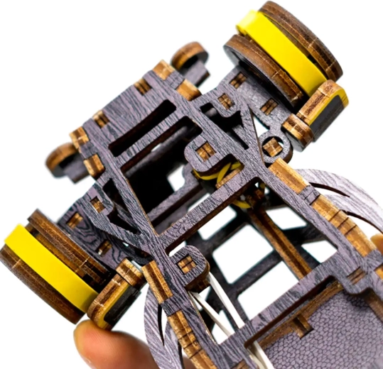 Rubber-powered drive with up to 1 meter range