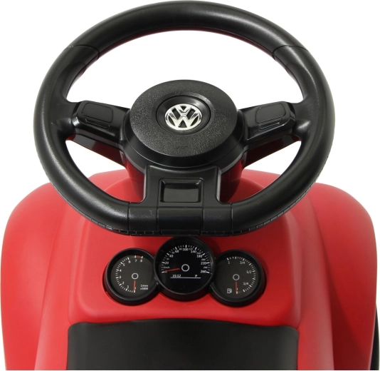 Steering wheel with horn and quiet tires